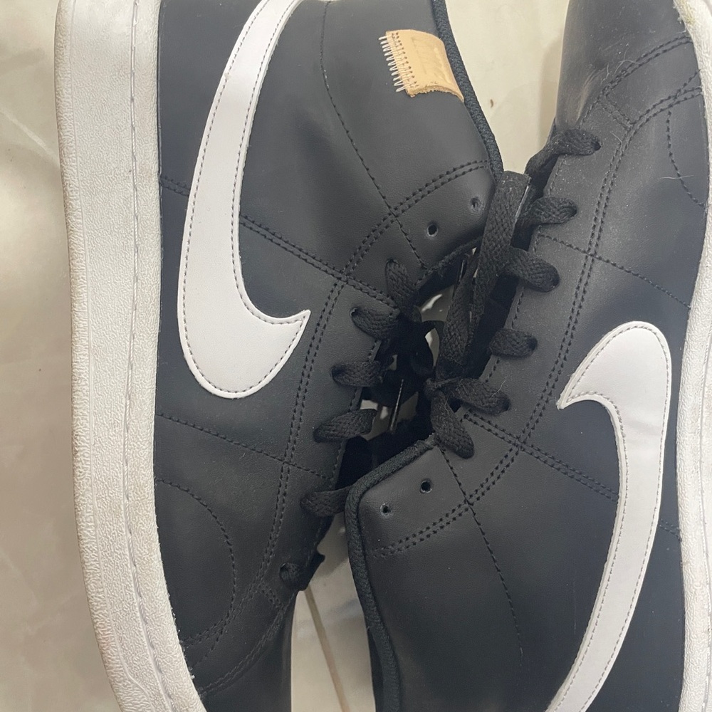 Nike Court Royale 2 Mid